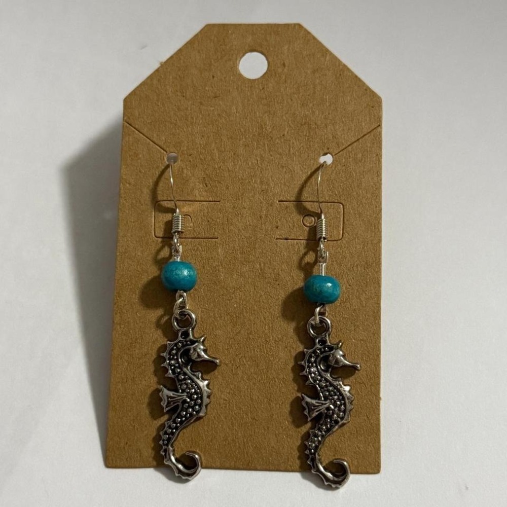 New Seahorse design beaded pierced earrings handmade‎